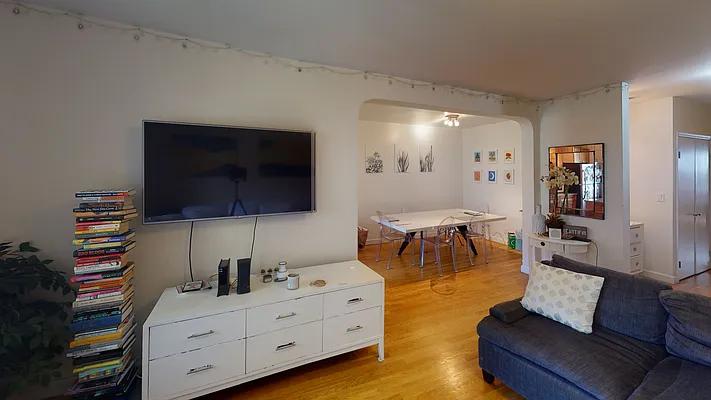 Rented by Emor Management Inc. | media 4