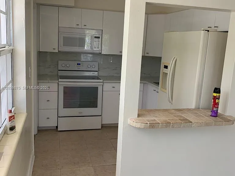1471 NE 170th St #123A — Photo 7