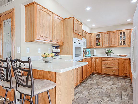 3rd image of 9701 W GREENWAY Road