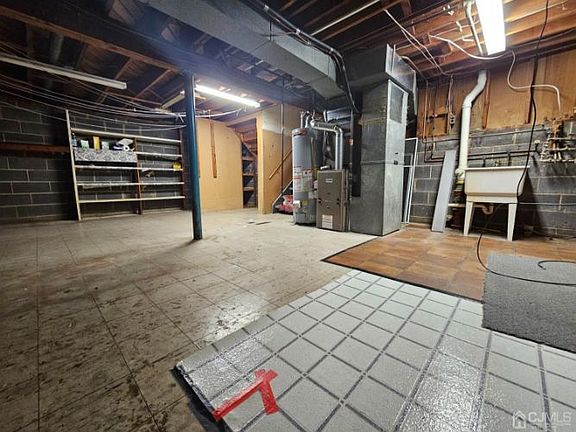 5th image of 21 Grand Ave