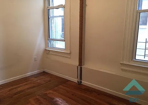 Rented by EXR | media 15