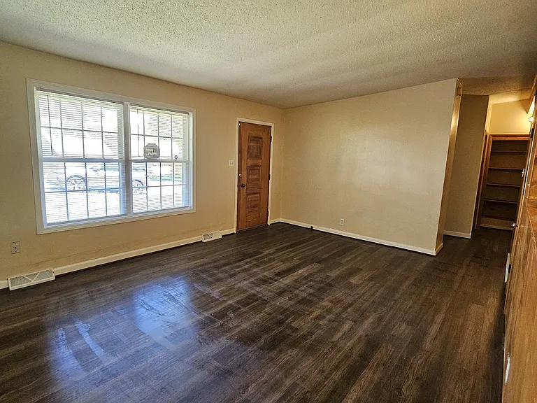 3147 Cleveland Ave — Photo 40