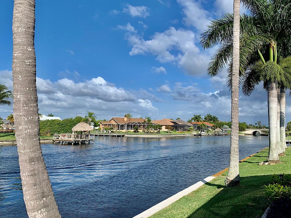 Beautiful Intersecting Canal View!