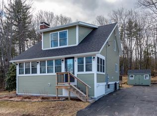 6 Greenaway Ave, Springvale, ME 04083