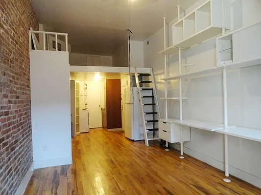 Rented by Perry Associates NYC Inc | media 13