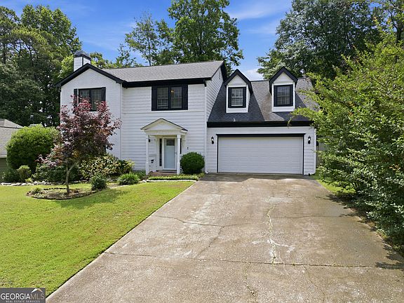 2nd image of 310 Crescentview Ct