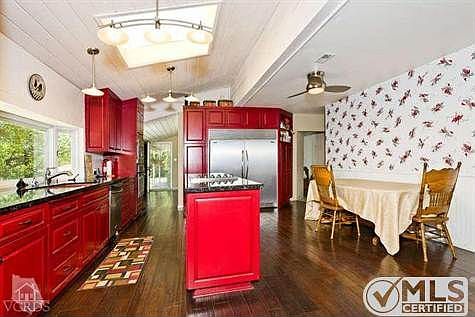 Family gourmet kitchen!