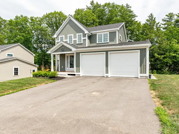 10 Banner Drive, Dover, NH 03820