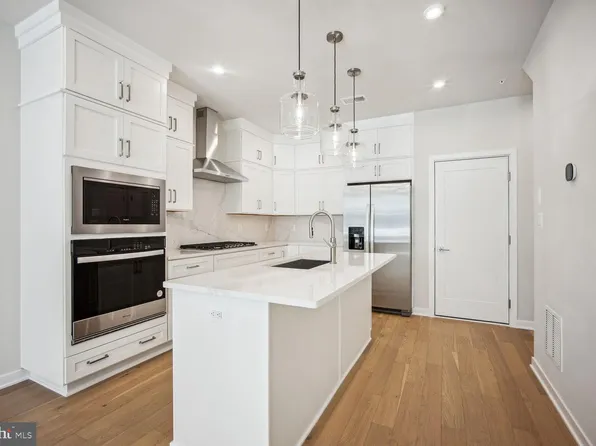 43533 Moorefield Blvd, Ashburn, VA 20148