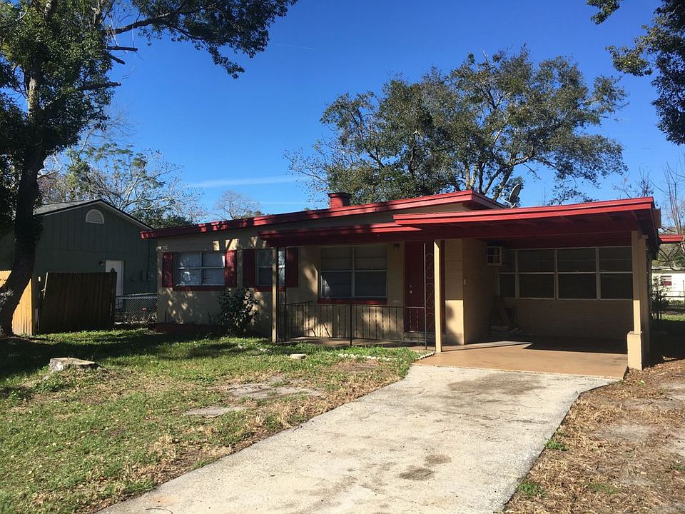 1st image of 132 Country Club Dr