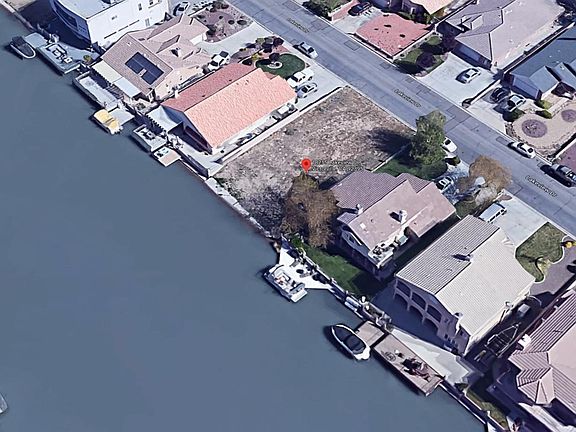 3rd image of 18215 Lakeview Dr