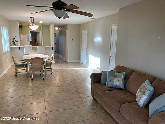 4th image of 2 Country Club Rd APT 27