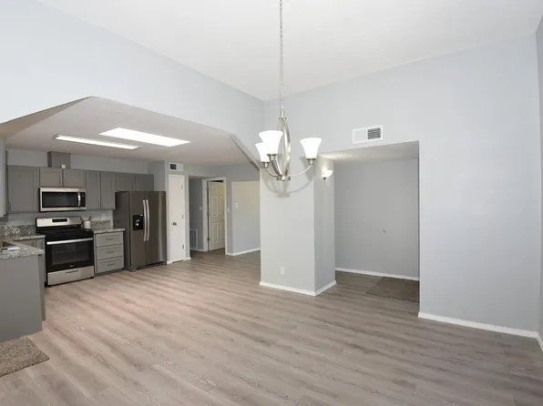 6818 Ivy Pl SW, Albuquerque, NM 87121