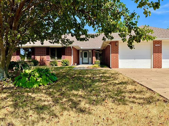 2nd image of 1802 W Arolyn Dr