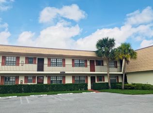 4660 Oak Terrace Dr, Greenacres, FL 33463