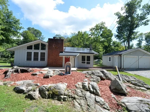 5 Woodlawn Dr, Andover Twp., NJ 07821