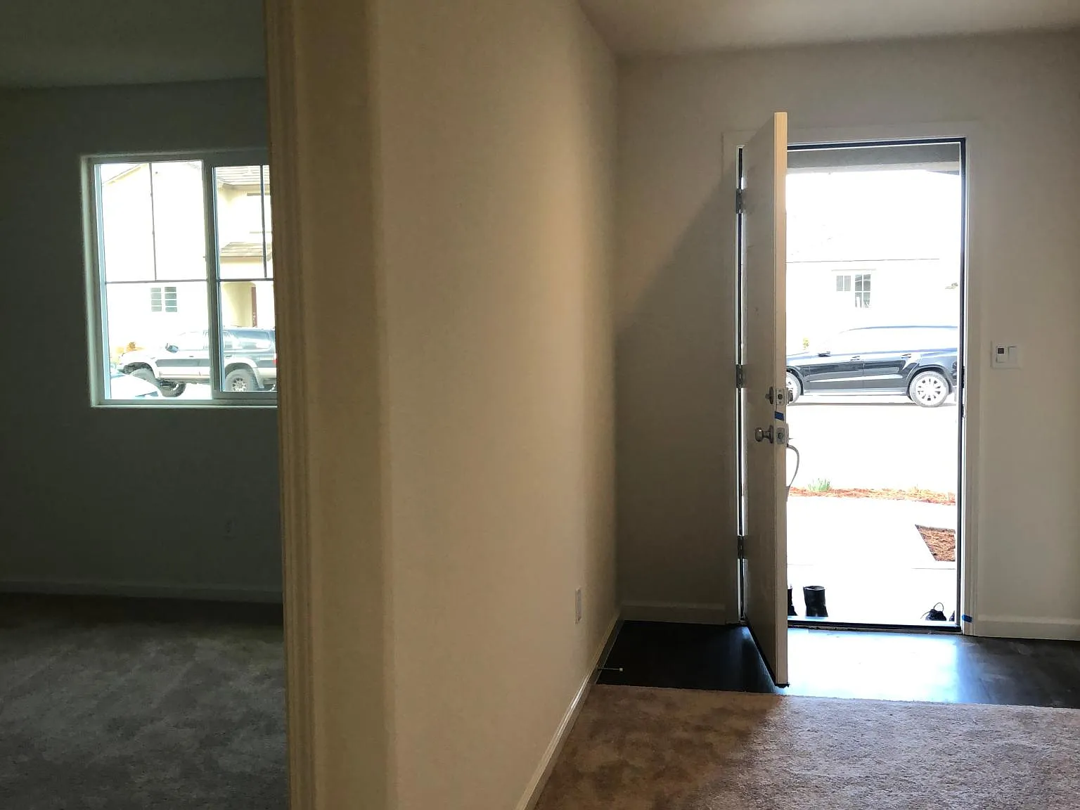 4 bed, 1810 sqft, $2,690 — Photo 2
