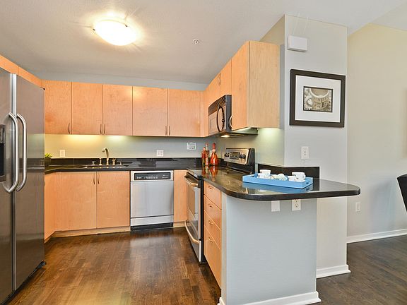 5th image of 88 King St Unit 109
