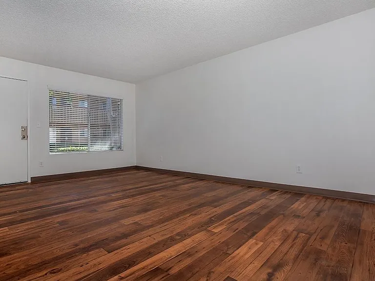 Village Green Apartments — Photo 1