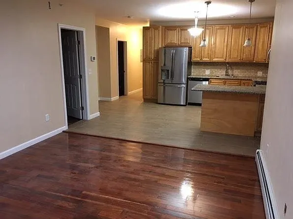 15 Hacker St #1, Worcester, MA 01603