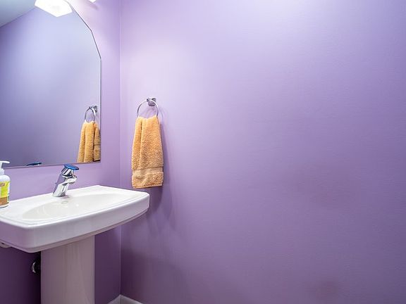 5th image of 603 N Paulina St APT 1N