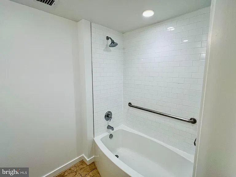 520 Carpenter Ln #28-1D — Photo 21