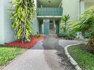 8921 NW 28th Drive #B, Coral Springs, FL 33065