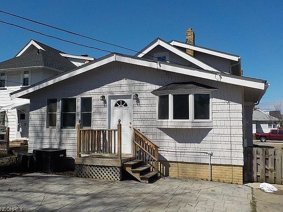 4th image of 19387 Dorothy Ave