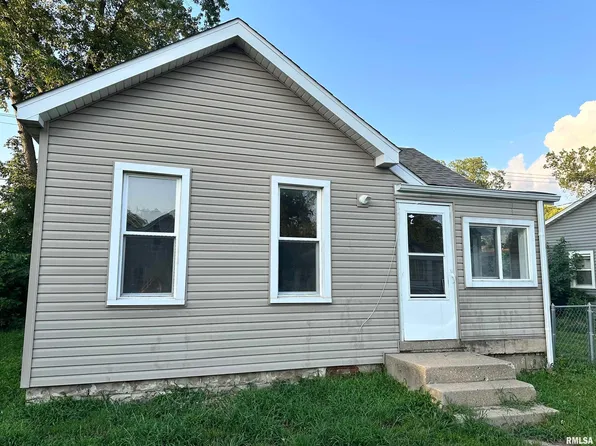 311 Henrietta St, Pekin, IL 61554