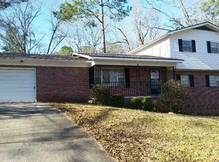 100 Meadowlake Cir, Ozark, AL 36360