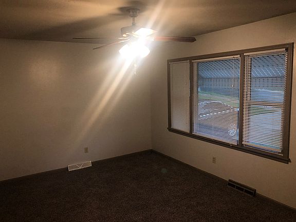 5th image of 4801 Sycamore Ave
