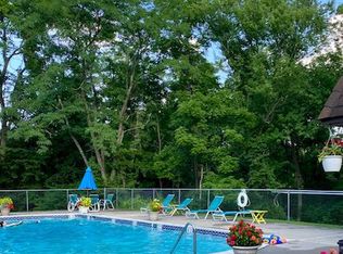35 Hermitage Dr, New Hope, PA 18938