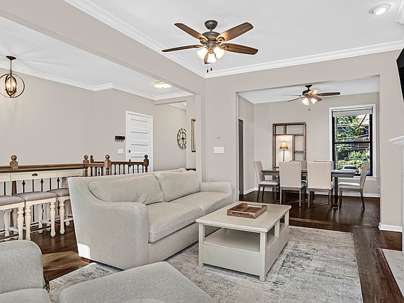 5th image of 846 W Bradley Pl #1