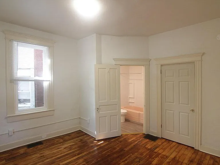 424 Franklin Ave #1 — Photo 9