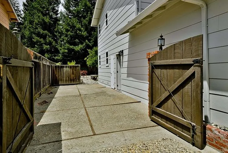 4420 Muirwood Dr — Photo 10