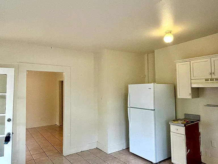 706 W 32nd St #C — Photo 4