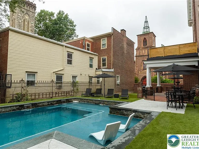 214 Spring Garden St #2B — Photo 37