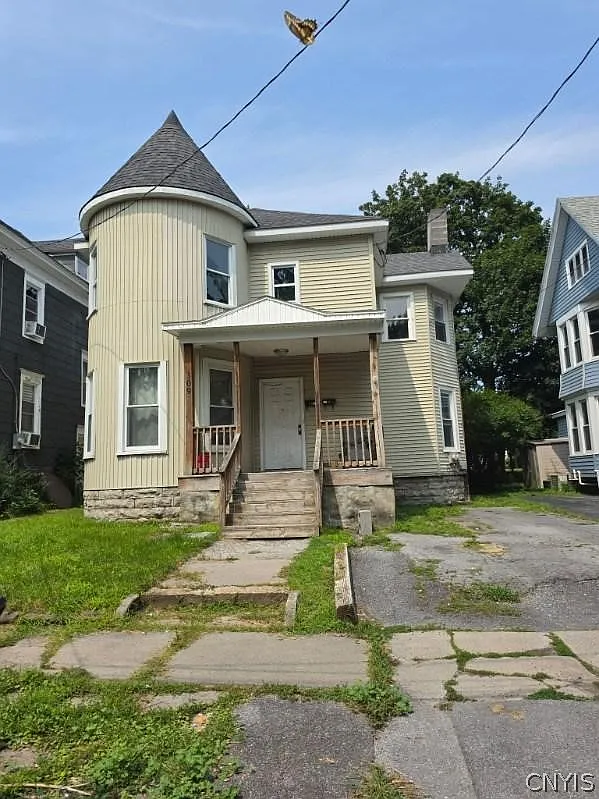2 bed, 1.0 bath, 2776 sqft, $1,200 — Photo 1