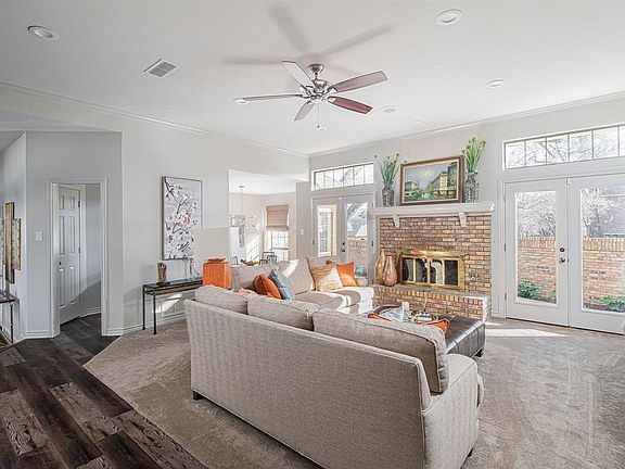 2nd image of 2403 Forest Ct