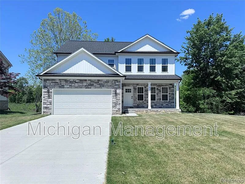 6149 Woodridge Ln