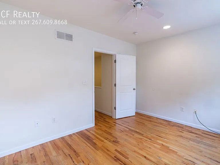 330 N Preston St #UPPER LEVEL — Photo 18