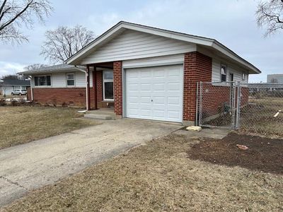 16 Evergreen St, Elk Grove Village, IL, 60007