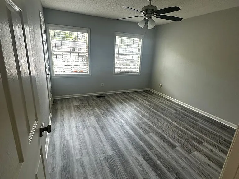 Center Town Condominiums — Photo 86