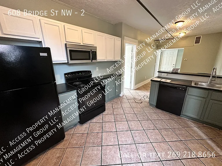 608 Bridge St NW #2 — Photo 7