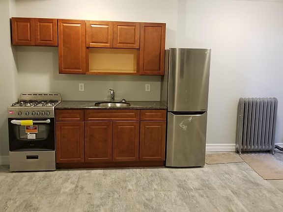 5th image of 9103 102nd St