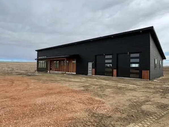 110 Prairie St, Moorcroft, WY 82721