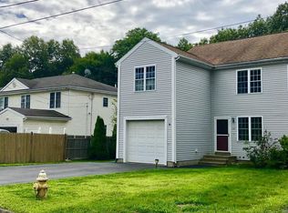 55 Dixfield St, Worcester, MA 01606