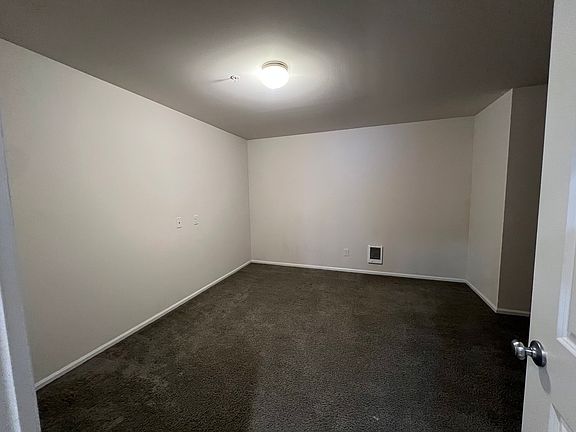 Lower lever bonus room