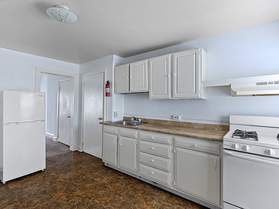 1st image of 806 W 8th St APT C