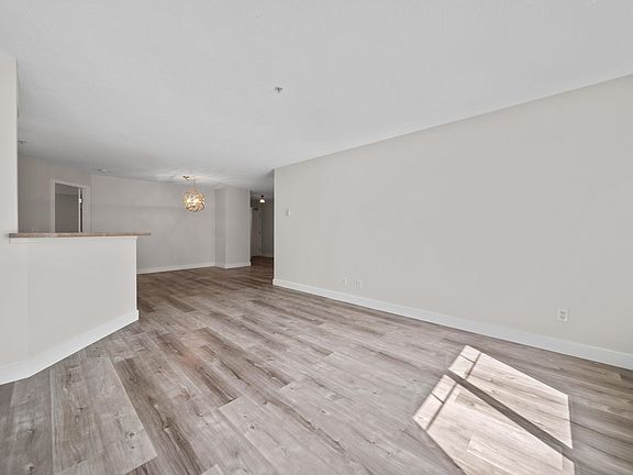 4th image of 240 Sherbrooke St #3203